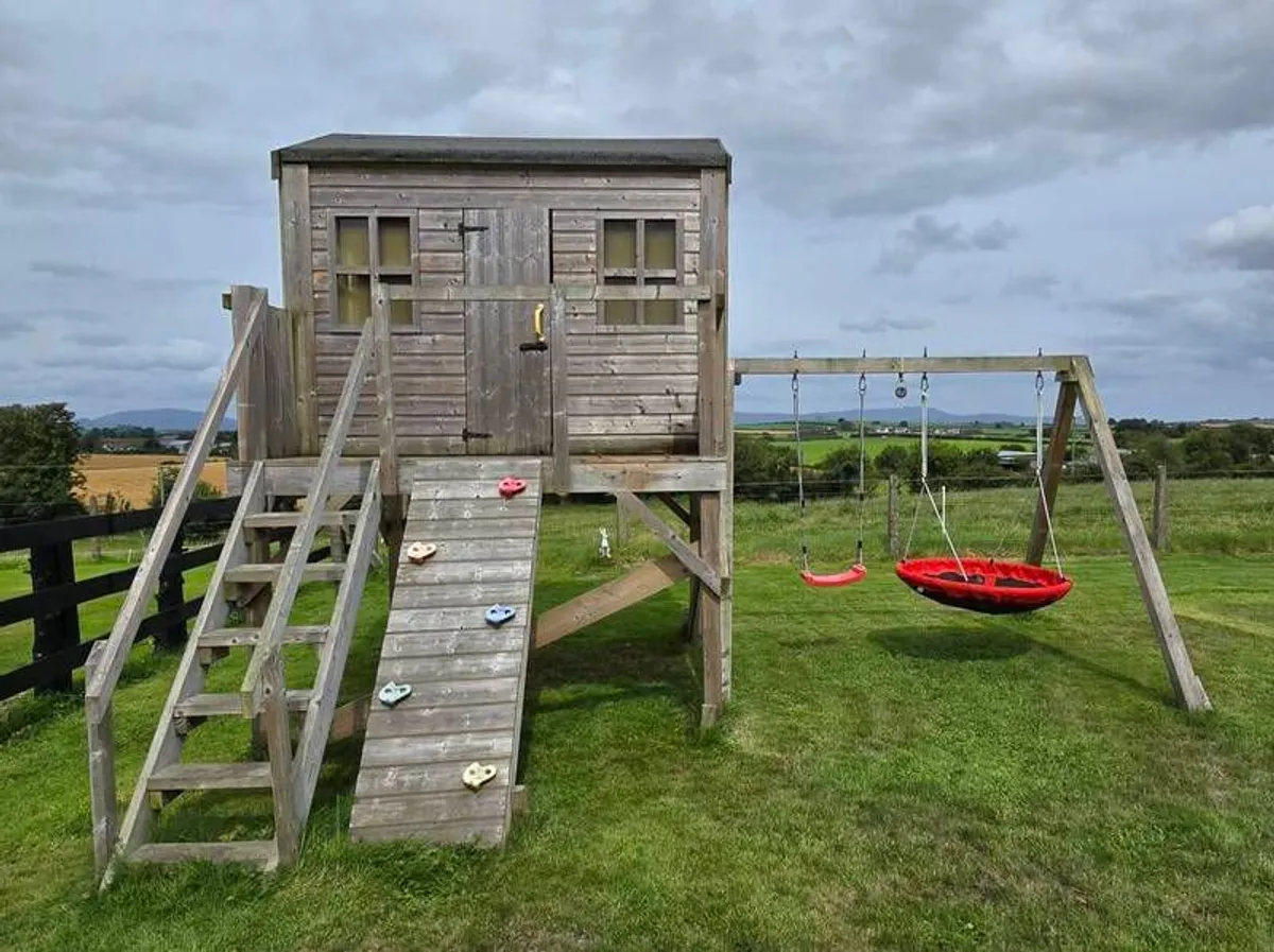 Jungle gym - Image 1