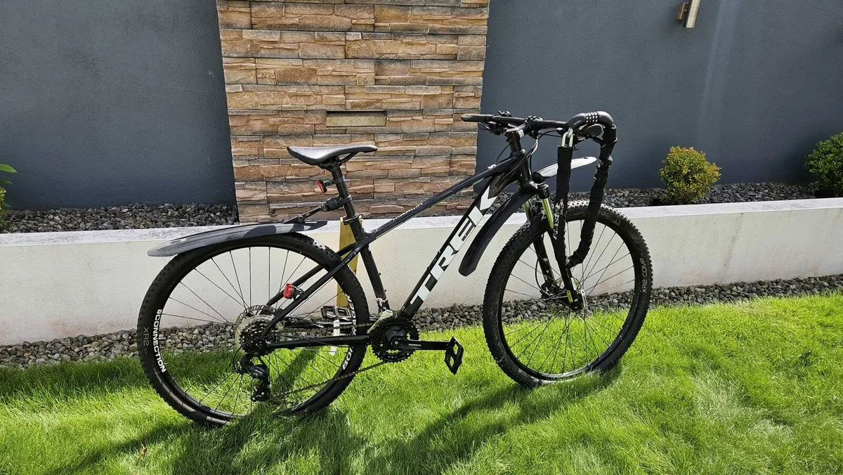 Trek Marlin 5 Bicycle - Image 1