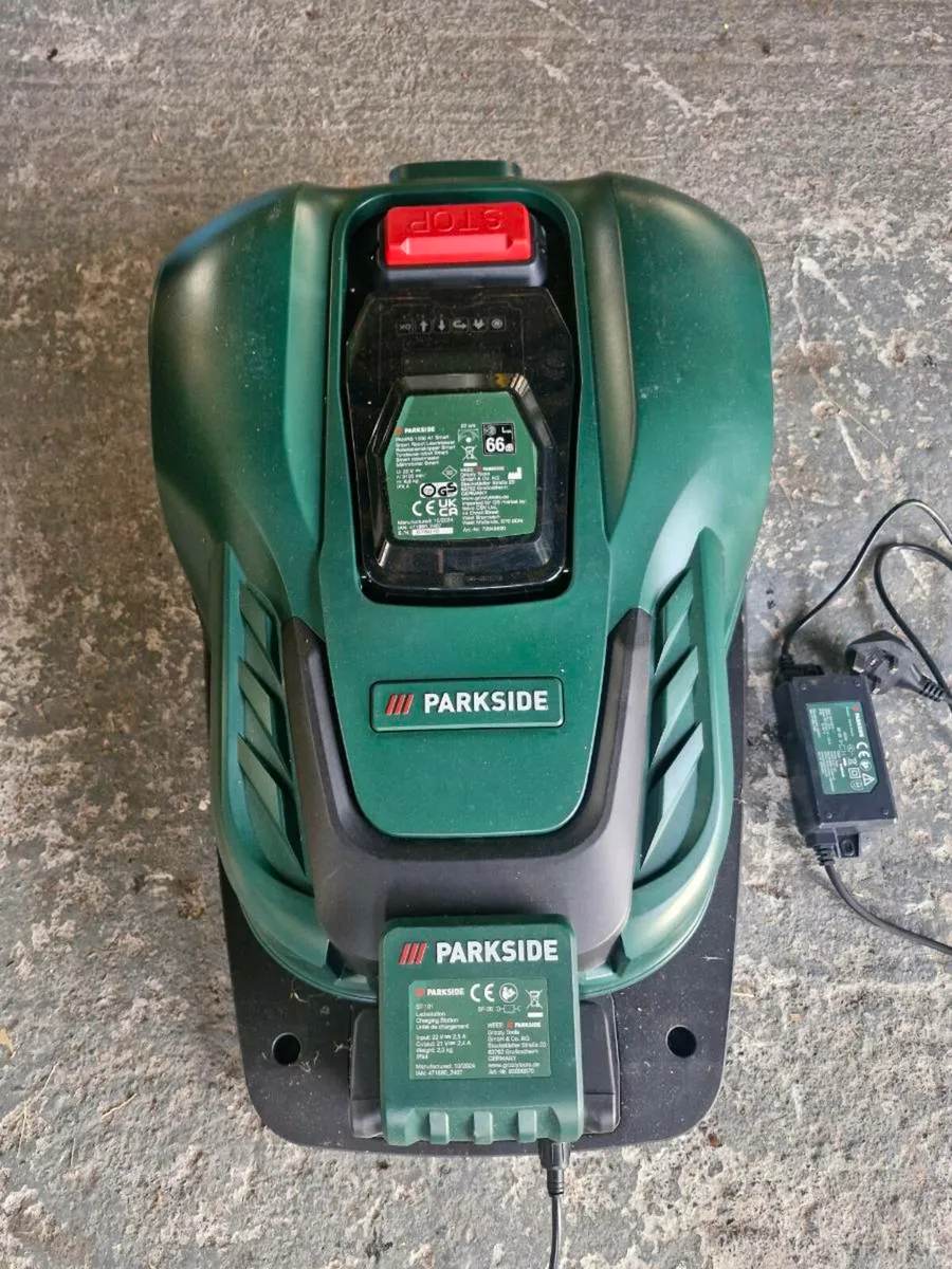 Robot Mower & Garage - Image 1