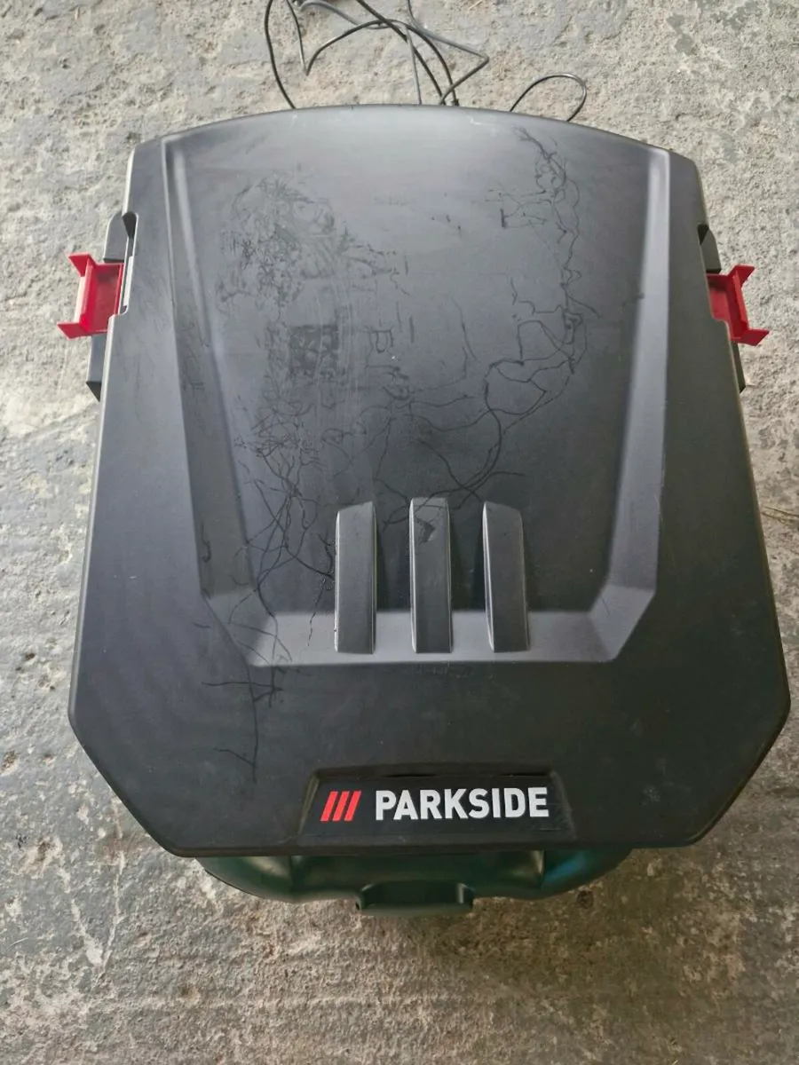 Robot Mower & Garage - Image 4