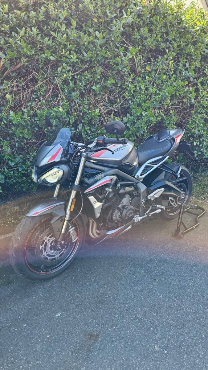 TRIUMPH 765RS 2021 6K MILES - Image 2
