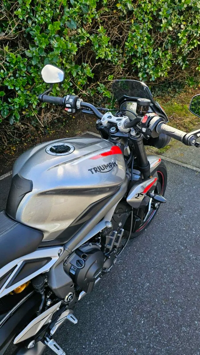 TRIUMPH 765RS 2021. 5900MILES final price drop - Image 2
