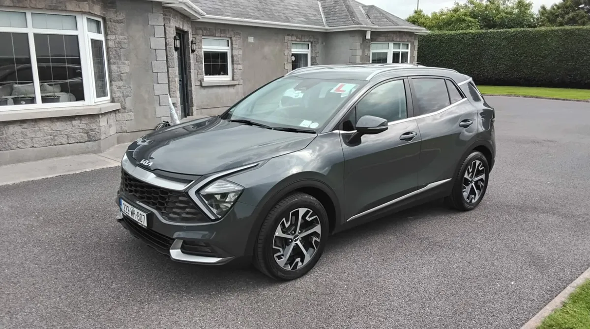 KIA SPORTAGE K3..1.6 DIESEL..LOW MILES - Image 2