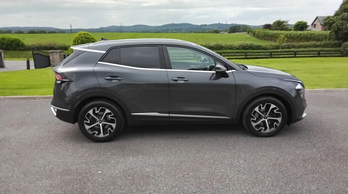 KIA SPORTAGE K3..1.6 DIESEL..LOW MILES - Image 3