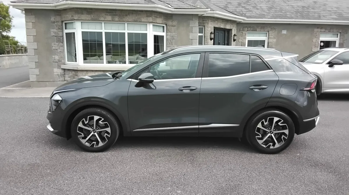 KIA SPORTAGE K3..1.6 DIESEL..LOW MILES - Image 4