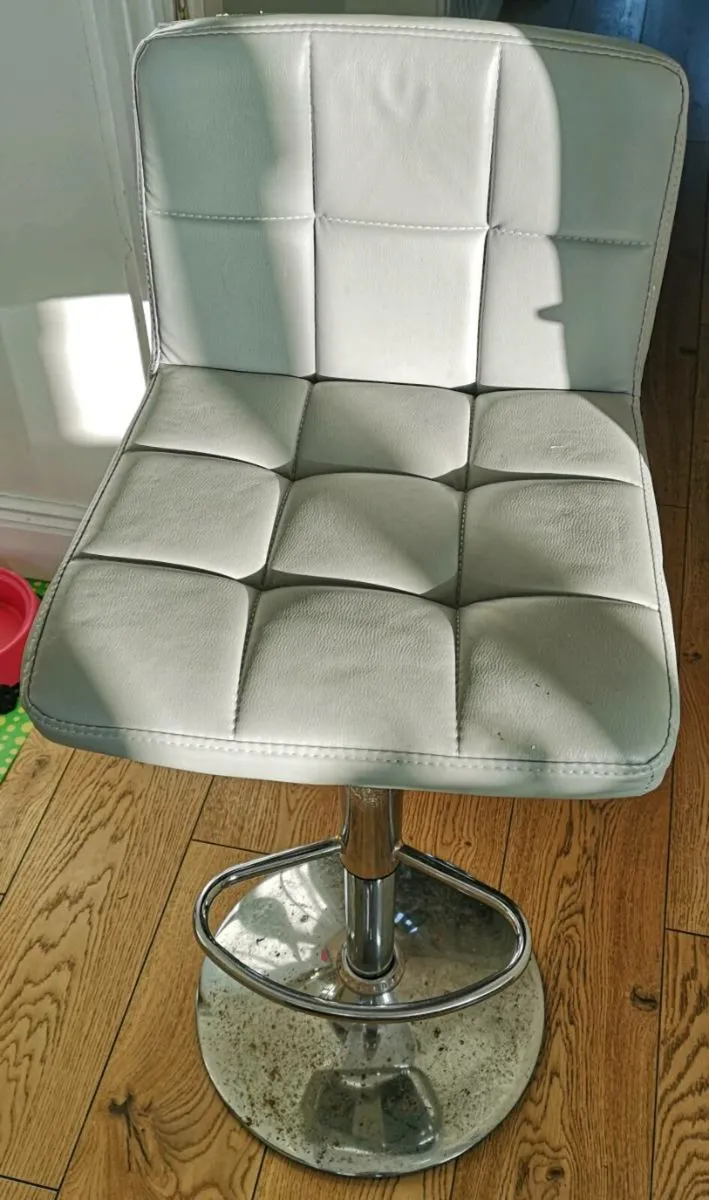 Kitchen island seats/stools - Image 2