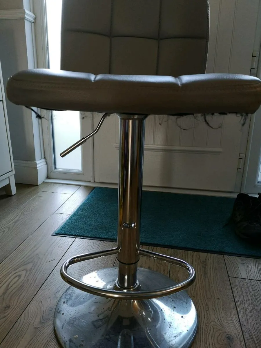 Kitchen island seats/stools - Image 3