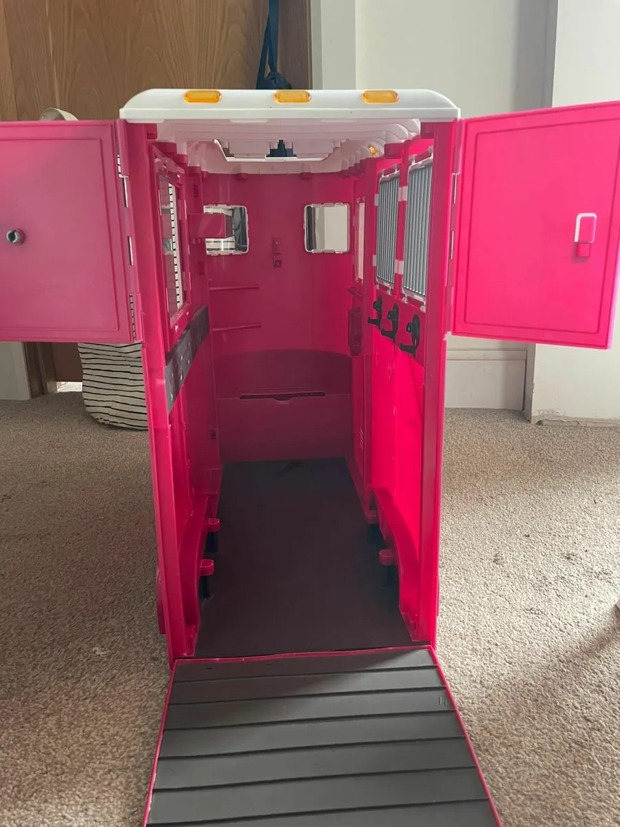 Our Generation Horse Trailer,Horses and Food truck - Image 2