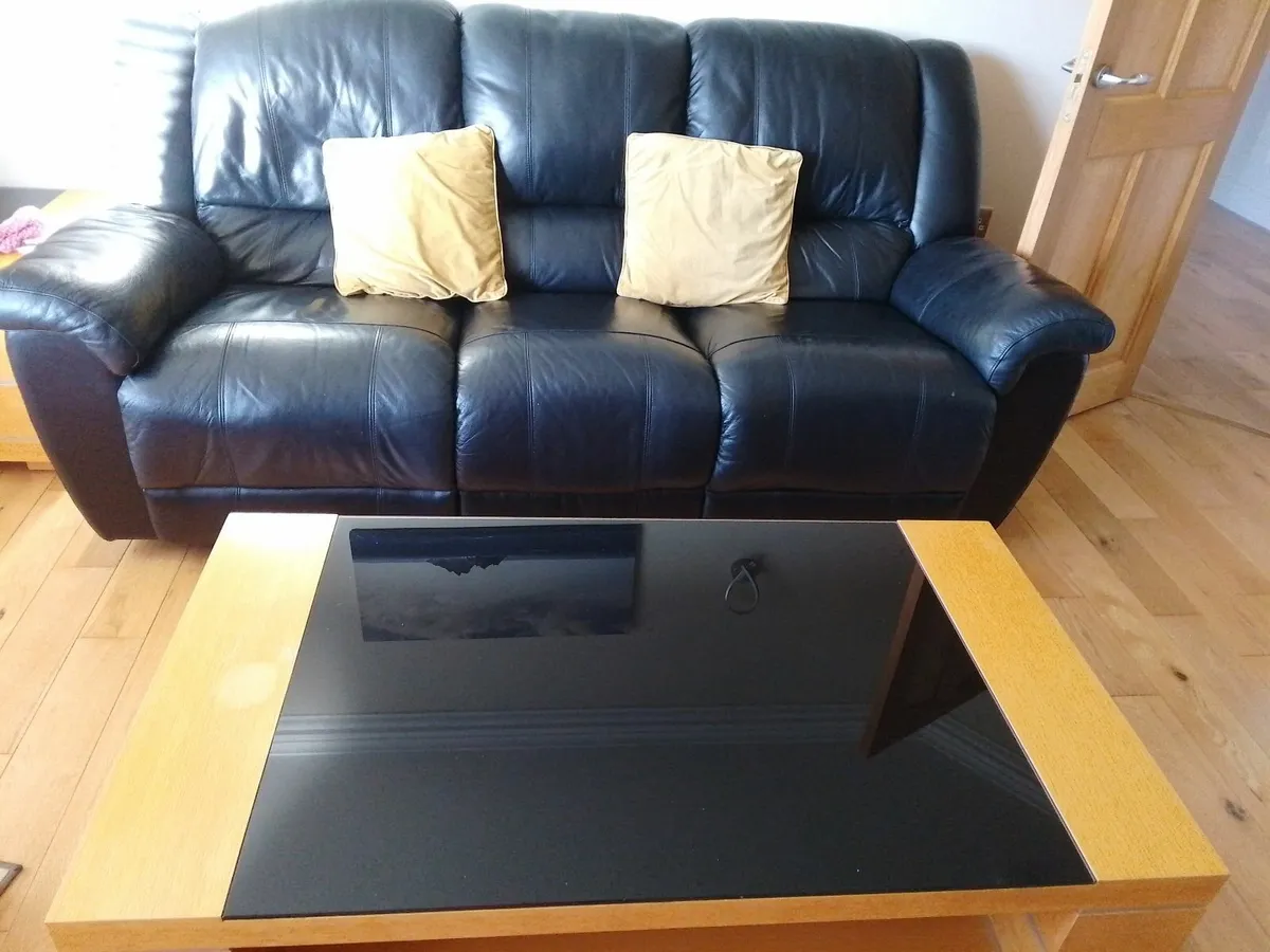 Leather recliner sofas, coffee and side table - Image 4