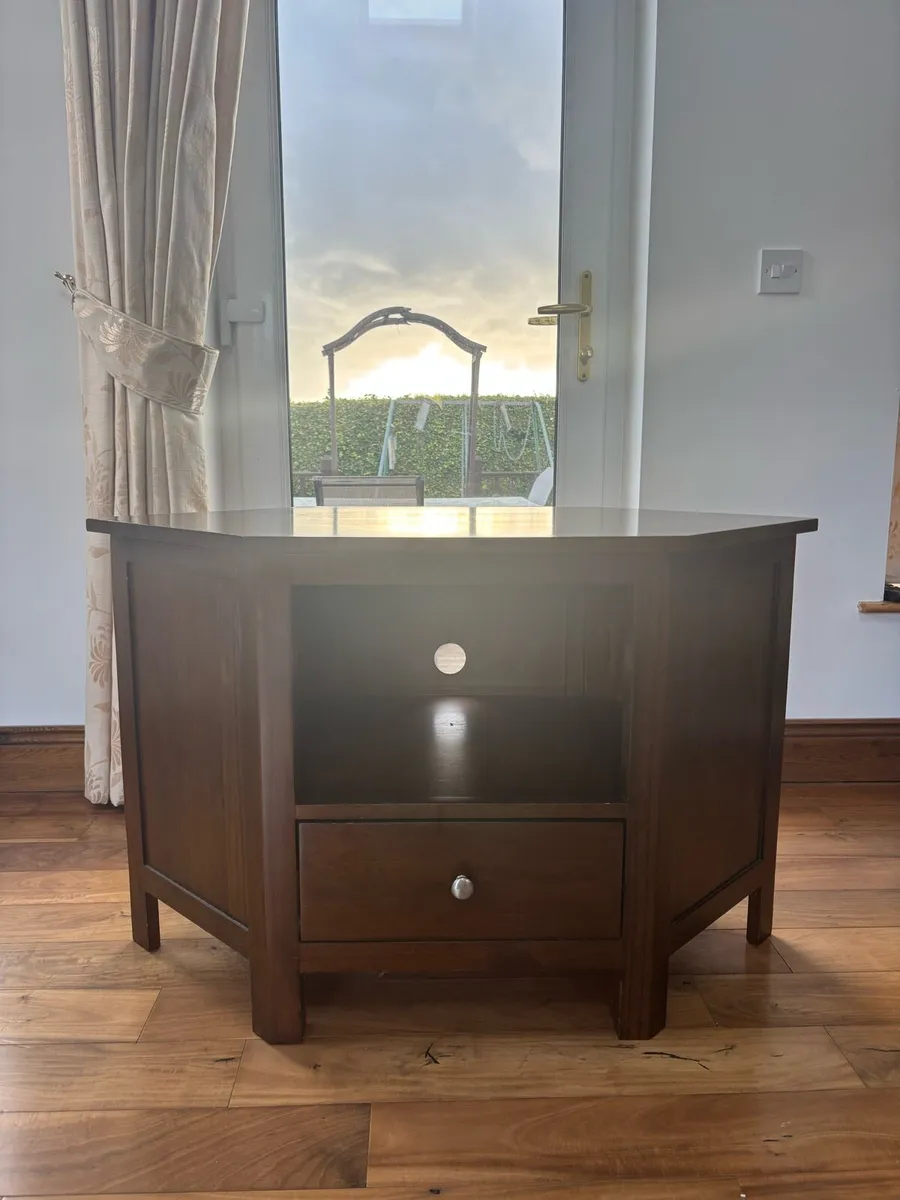 Madrid Corner TV Unit - Image 3