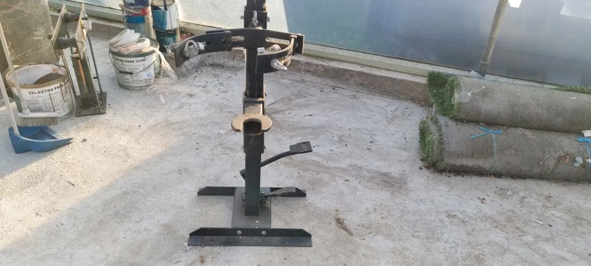 Spring compressor