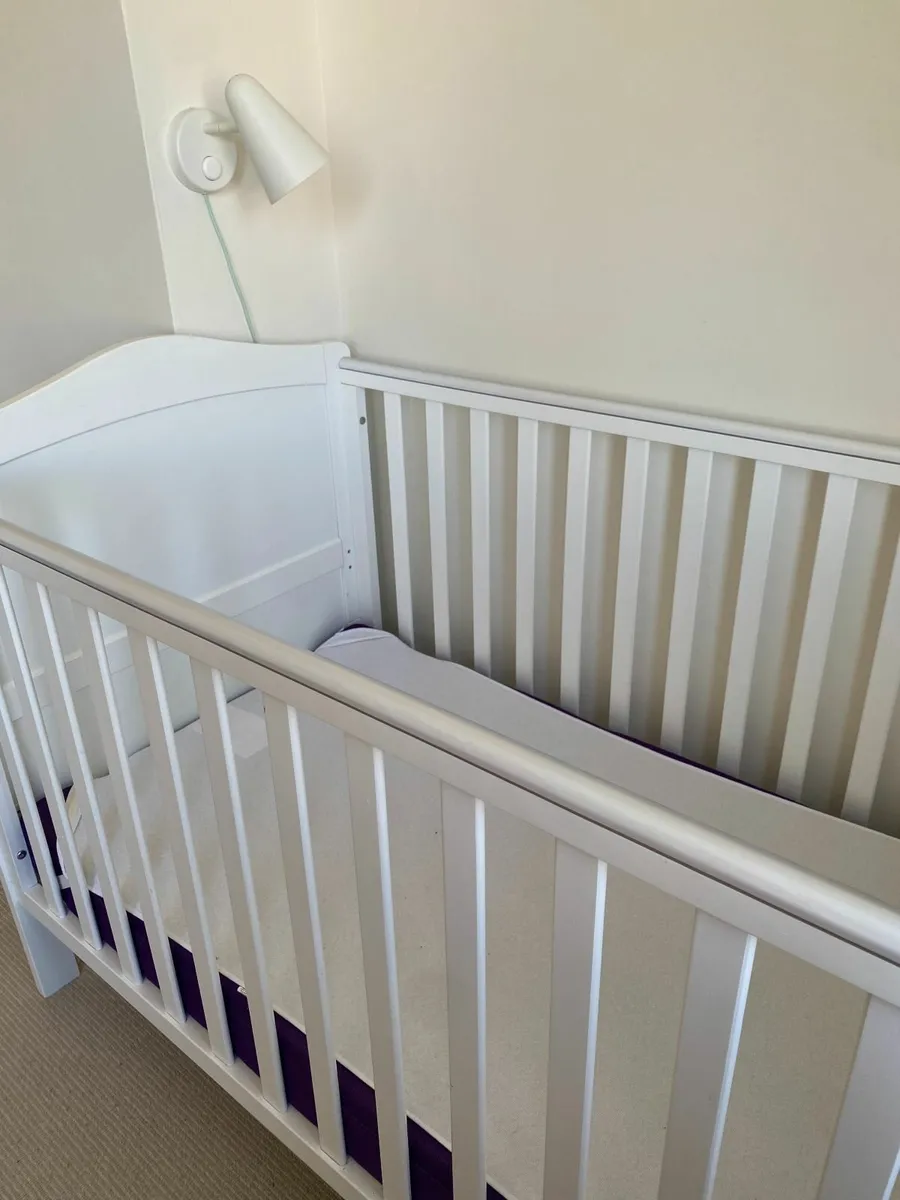 Nested Cot & Snuz Surface Duo Mattress - Image 2