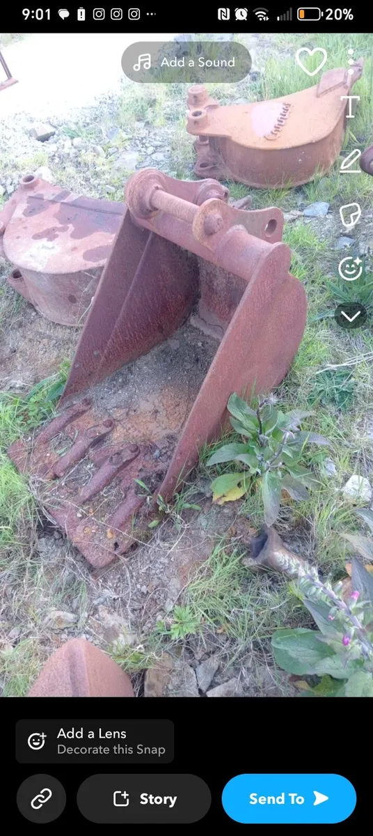 Digger buckets 65 mm pins and 45 - Image 2