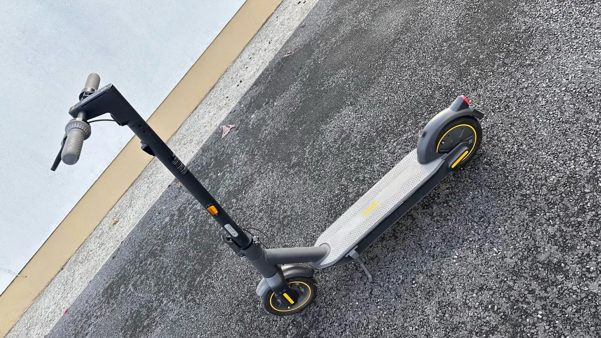 Ninebot Kickscooter Max G30E II - Image 2