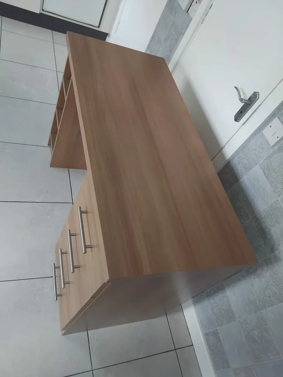 Desk - Image 3