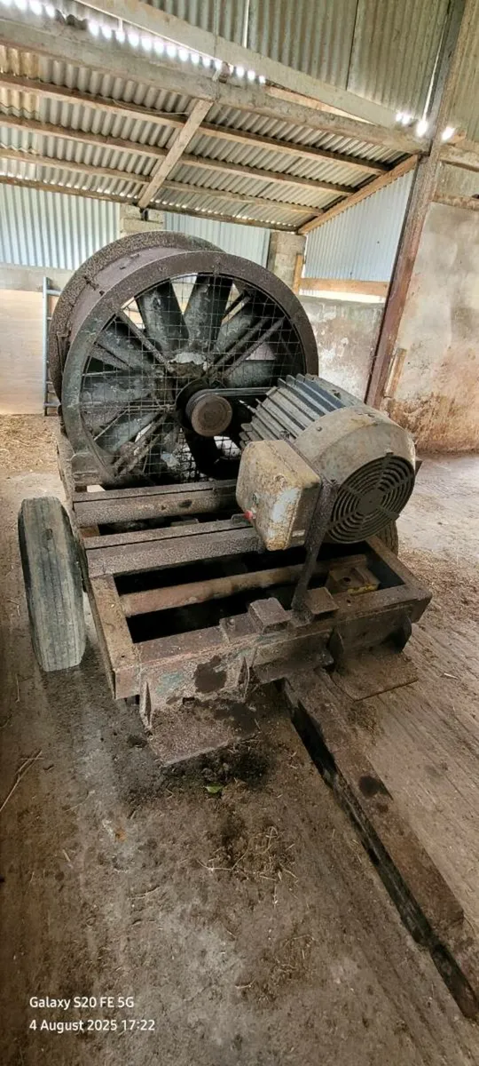 Grain dryer - Image 1
