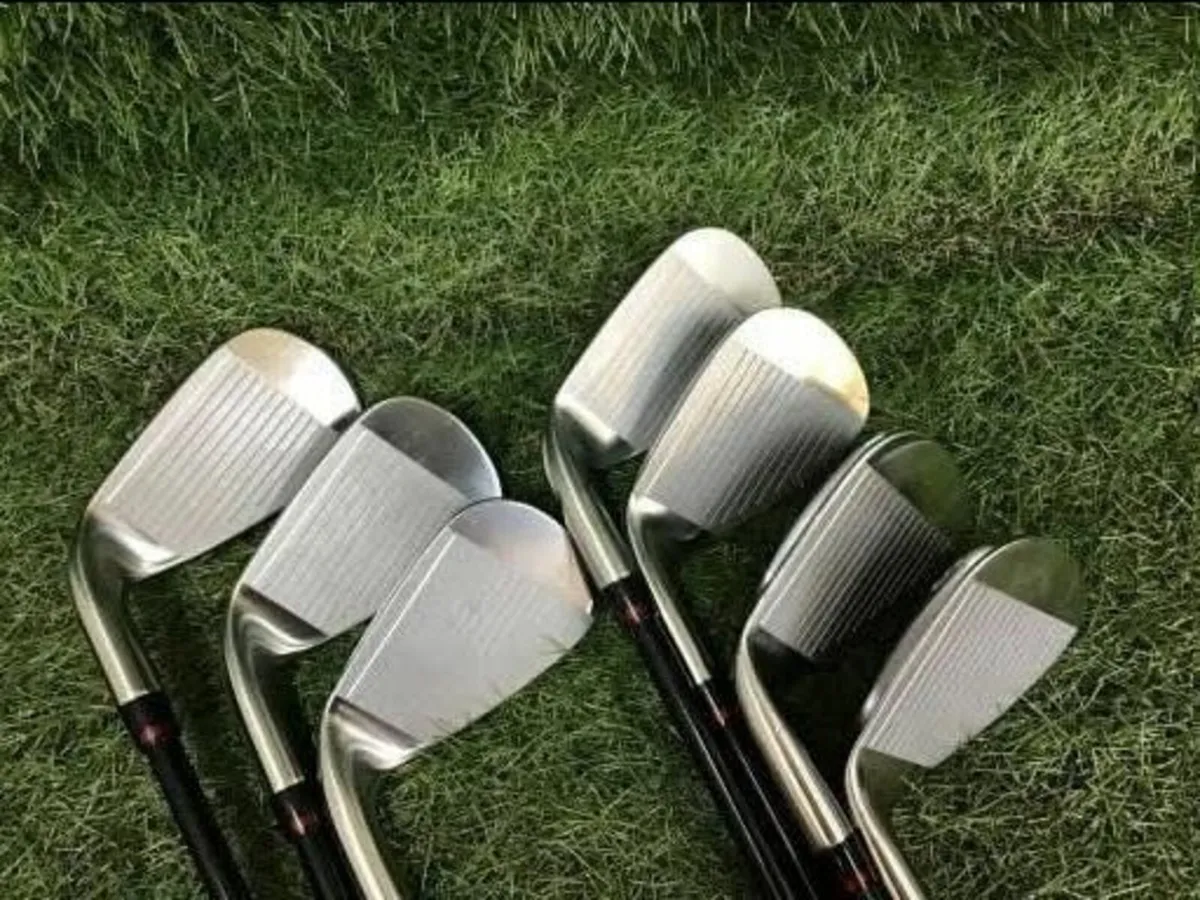 ONOFF AKA 2022 Irons (6-PW, AW, SW) – Smooth Kick - Image 3