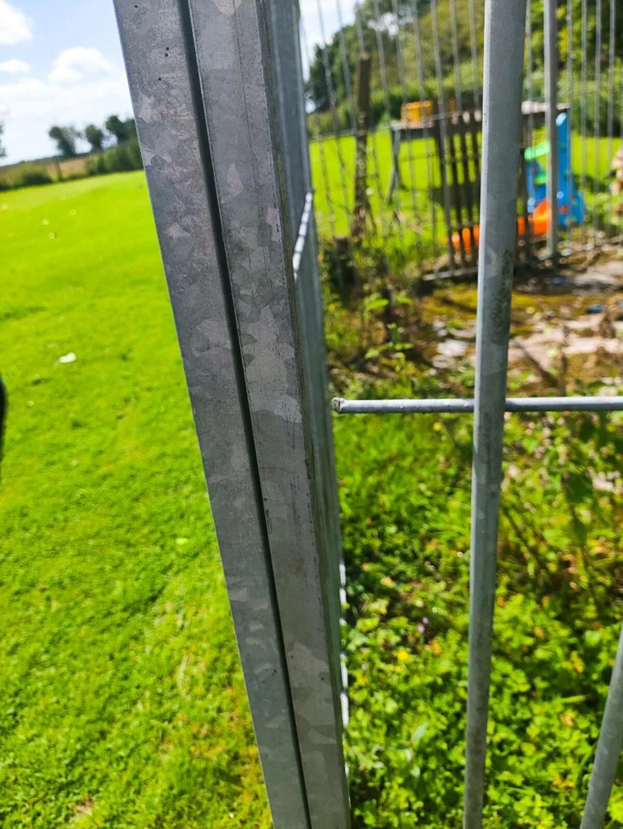 6mtrs galvanised Steel run - Image 4