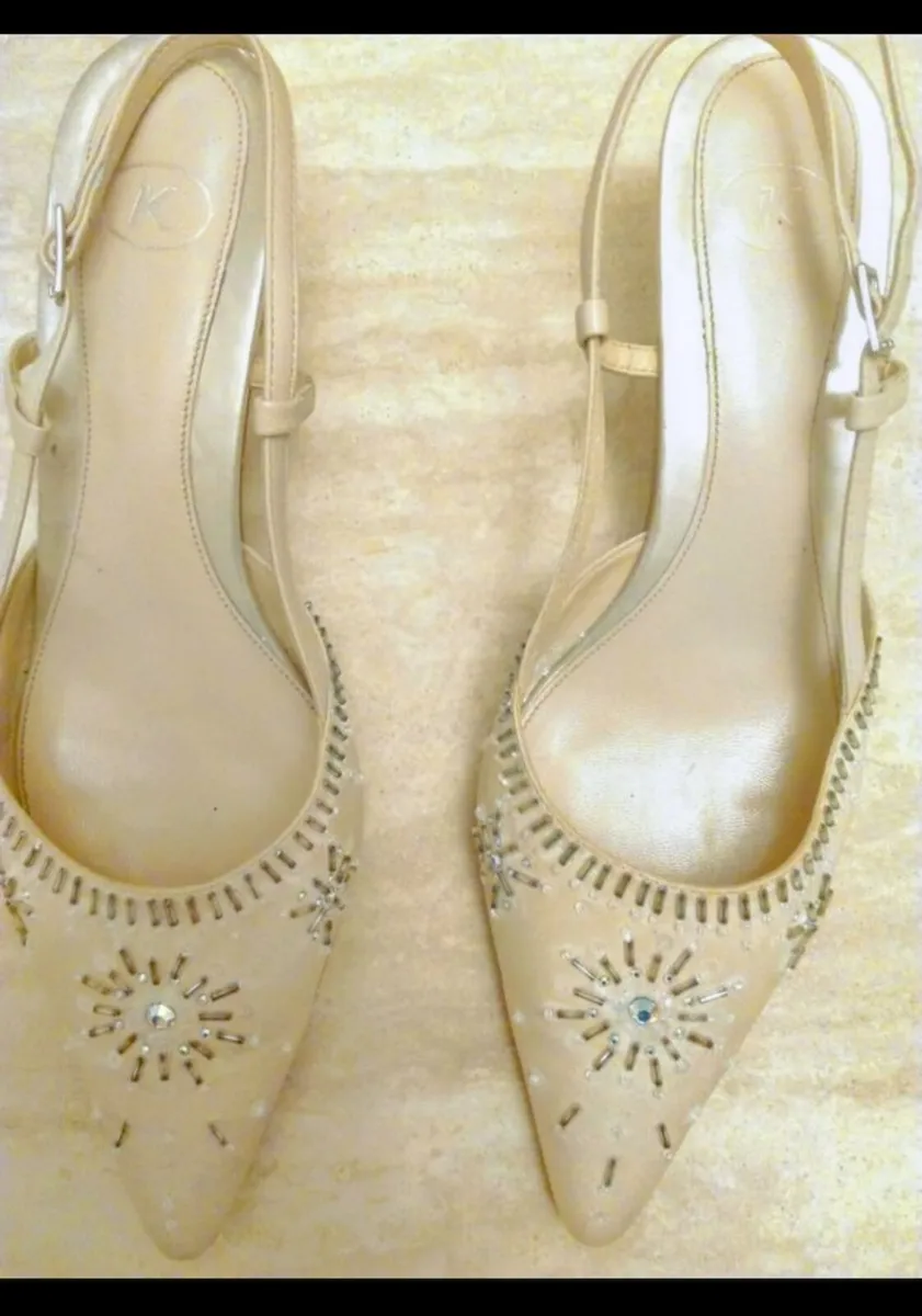 Pretty sling back shoes - Image 1