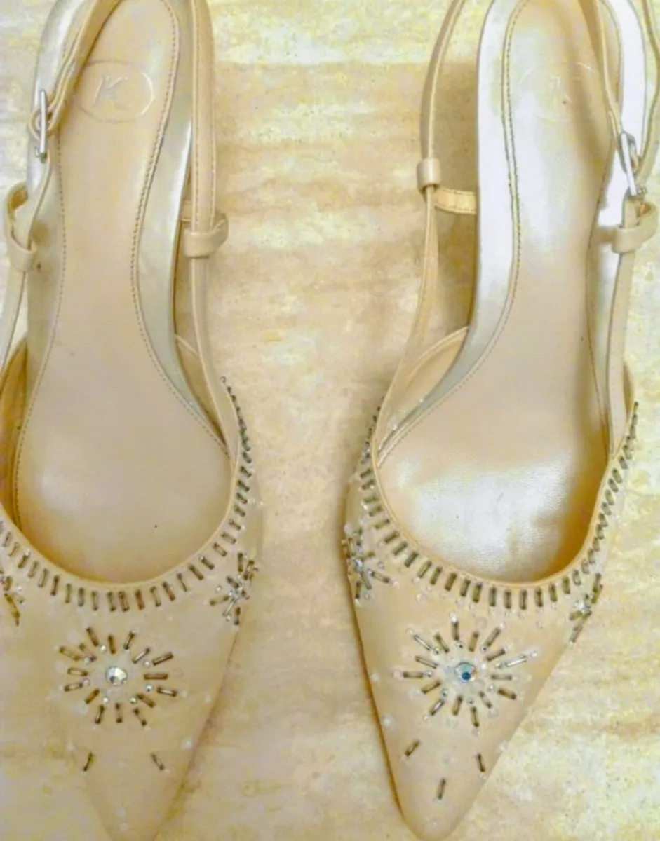 Pretty sling back shoes - Image 4