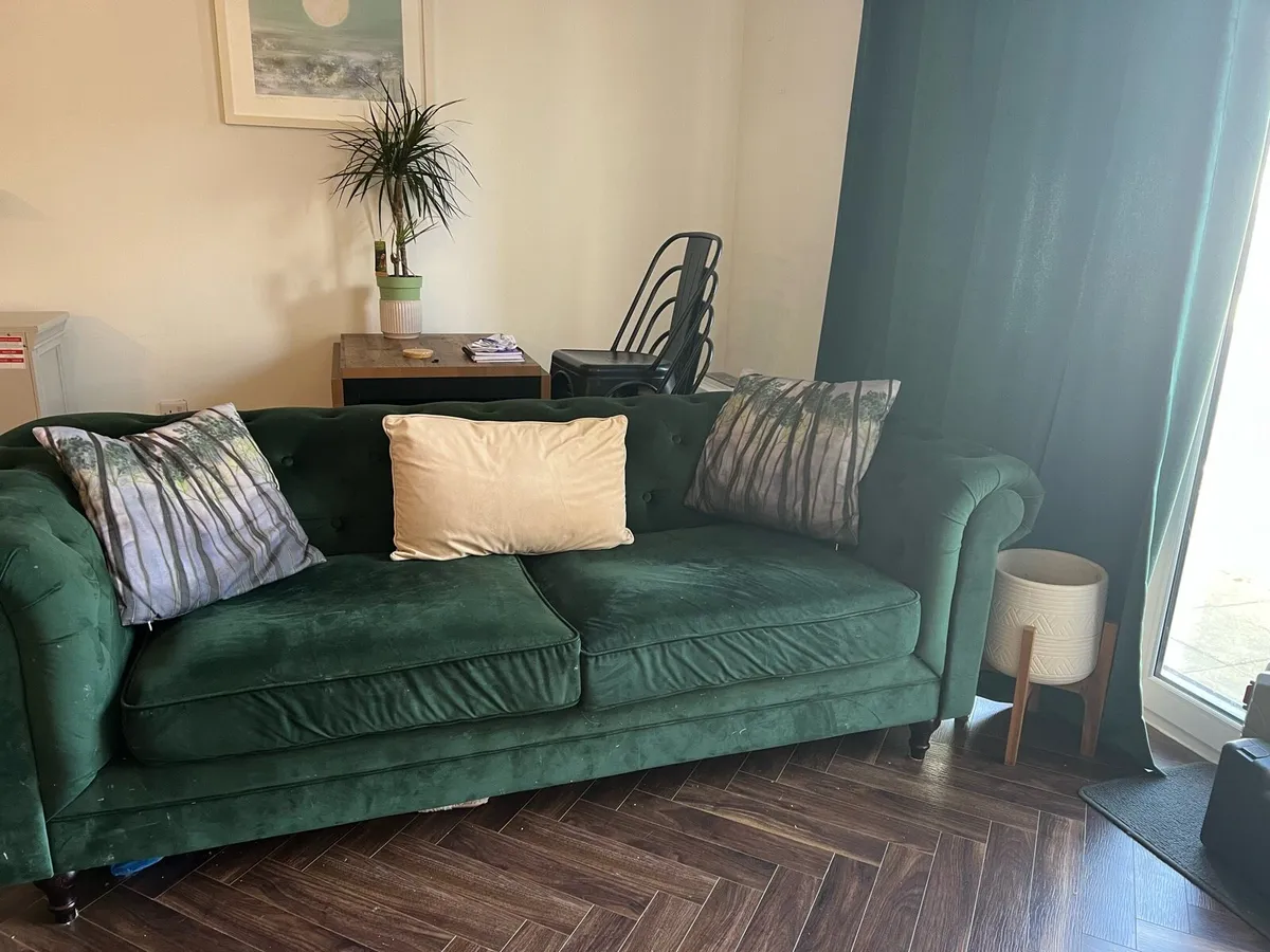 Green chesterfield couch - Image 2