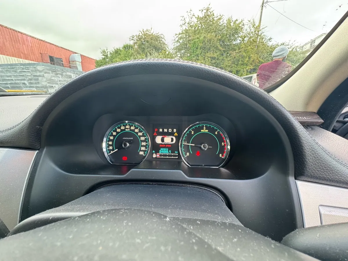 Jaguar xf 2.2 D - Image 4
