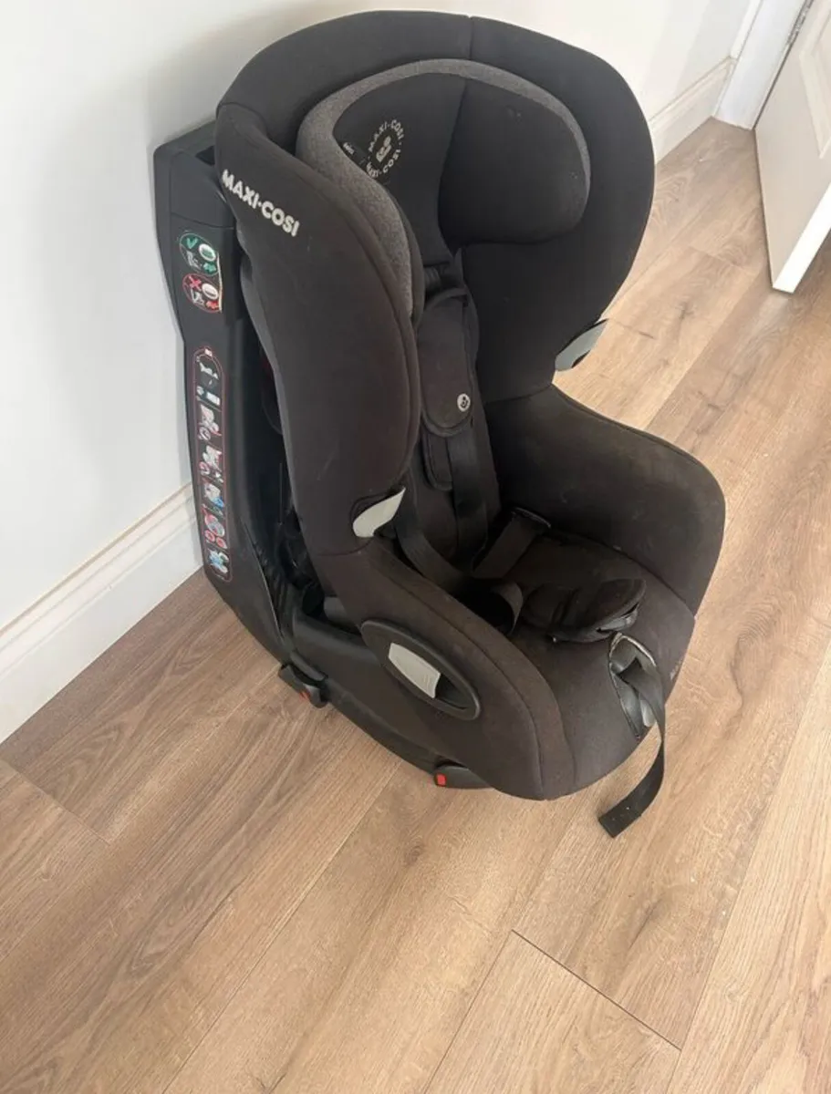 Car seat - Image 1