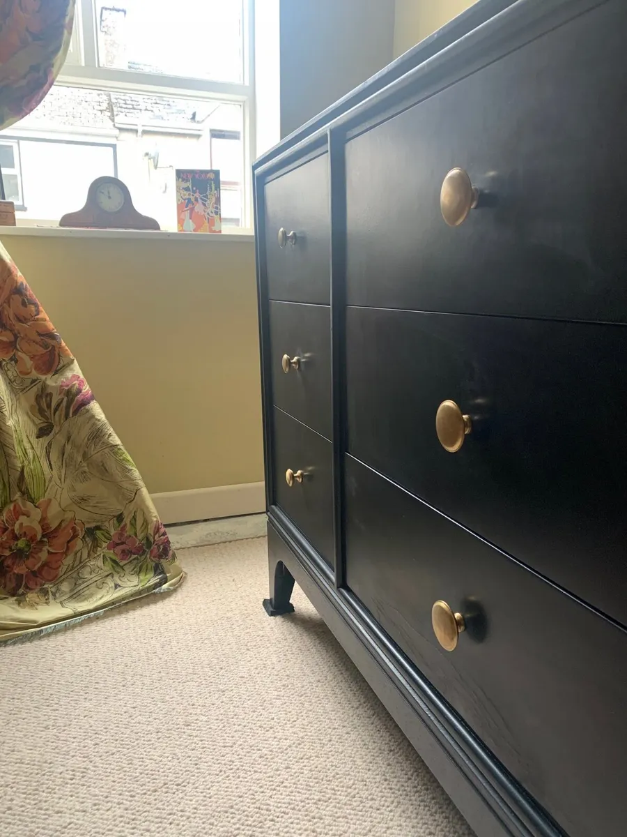 Black sideboard/unit with sliding drawers - Image 3