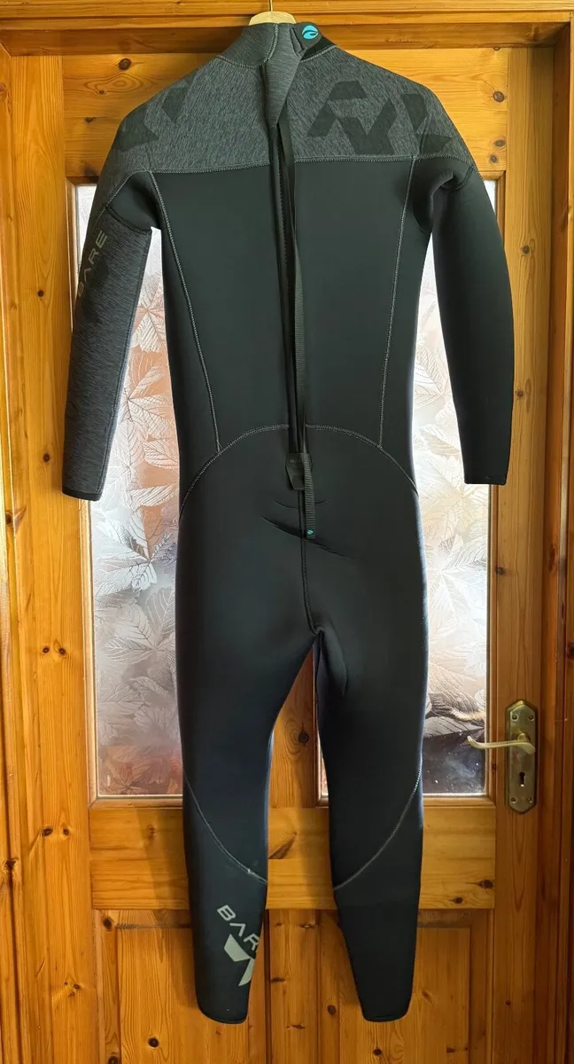 Premium Bare Revel 5mm Wetsuit Practically New - Image 2