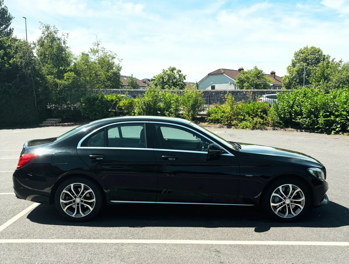 Mercedes-Benz C-Class 2017 - Image 2