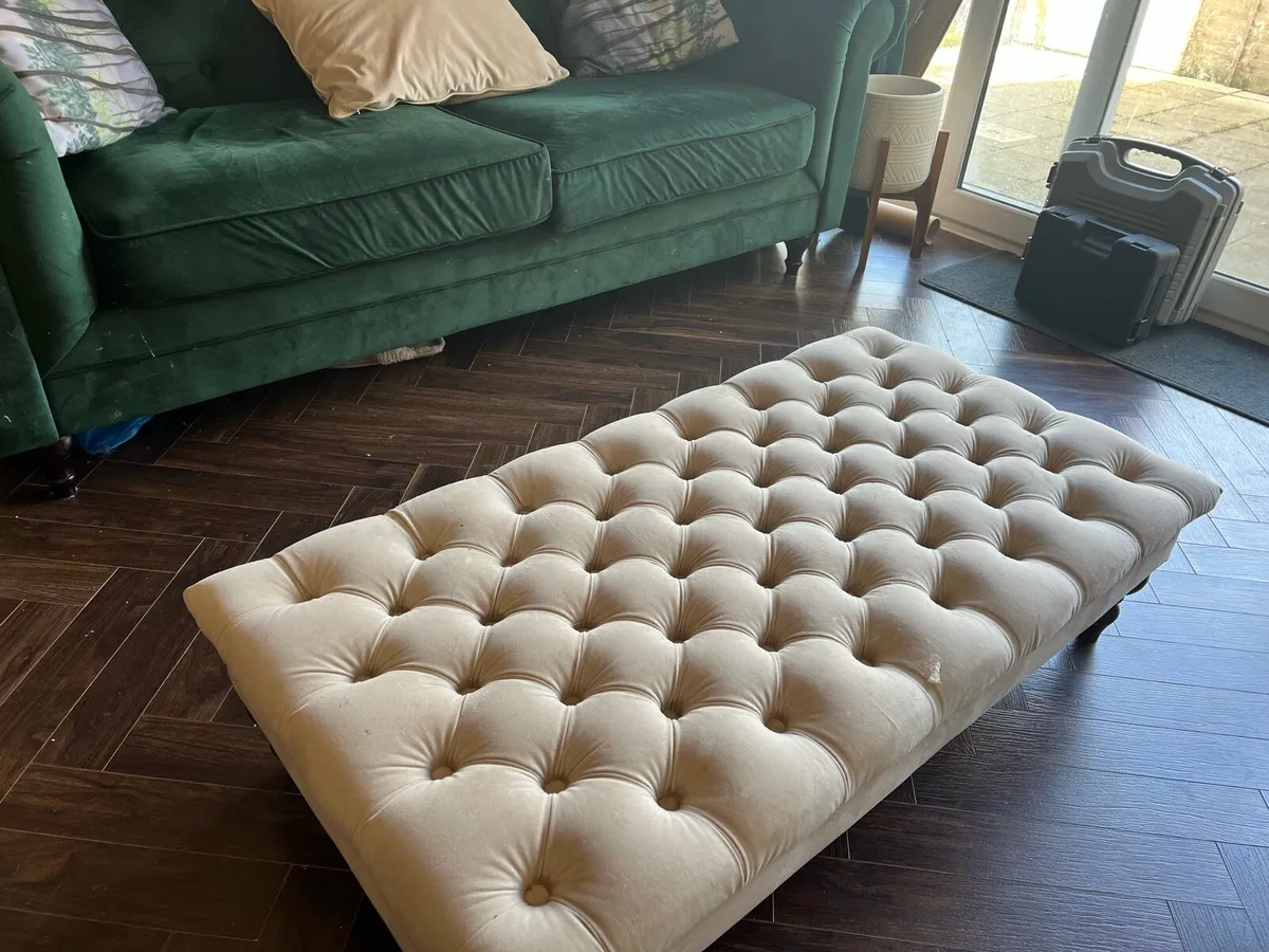 Cream velvet chesterfield ottoman - Image 1