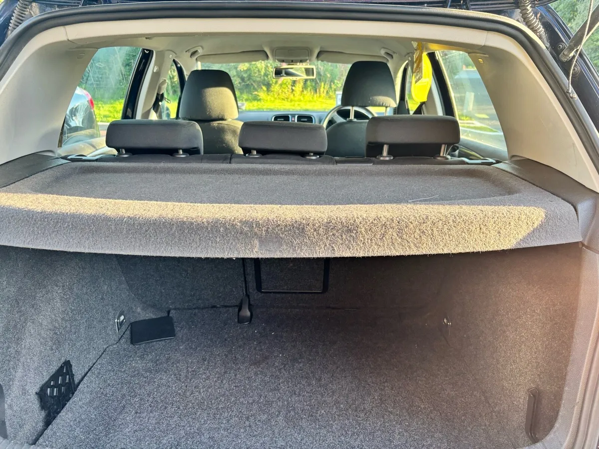 Volkswagen Golf - Image 4