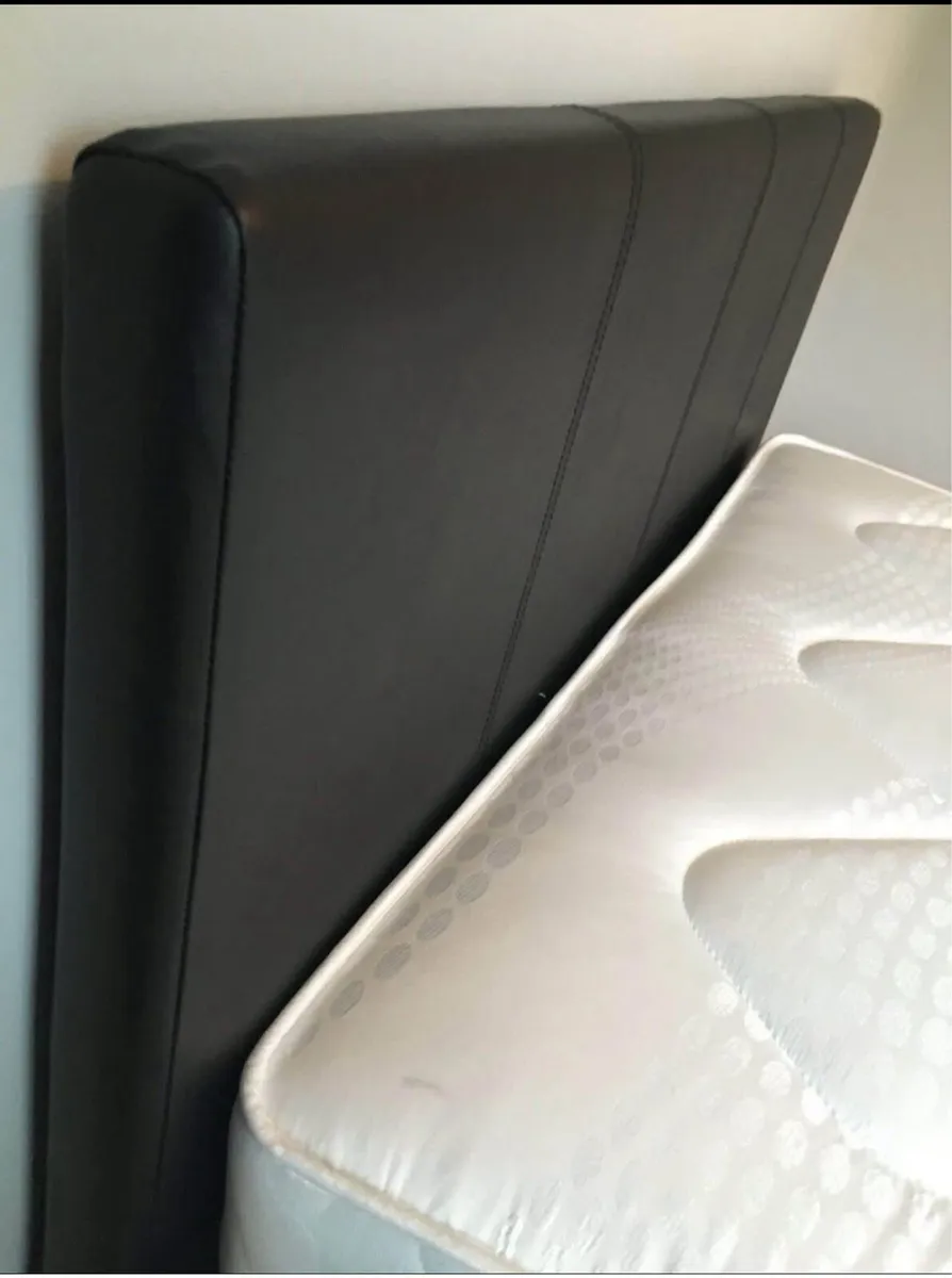 Double bedframe leather - Image 3