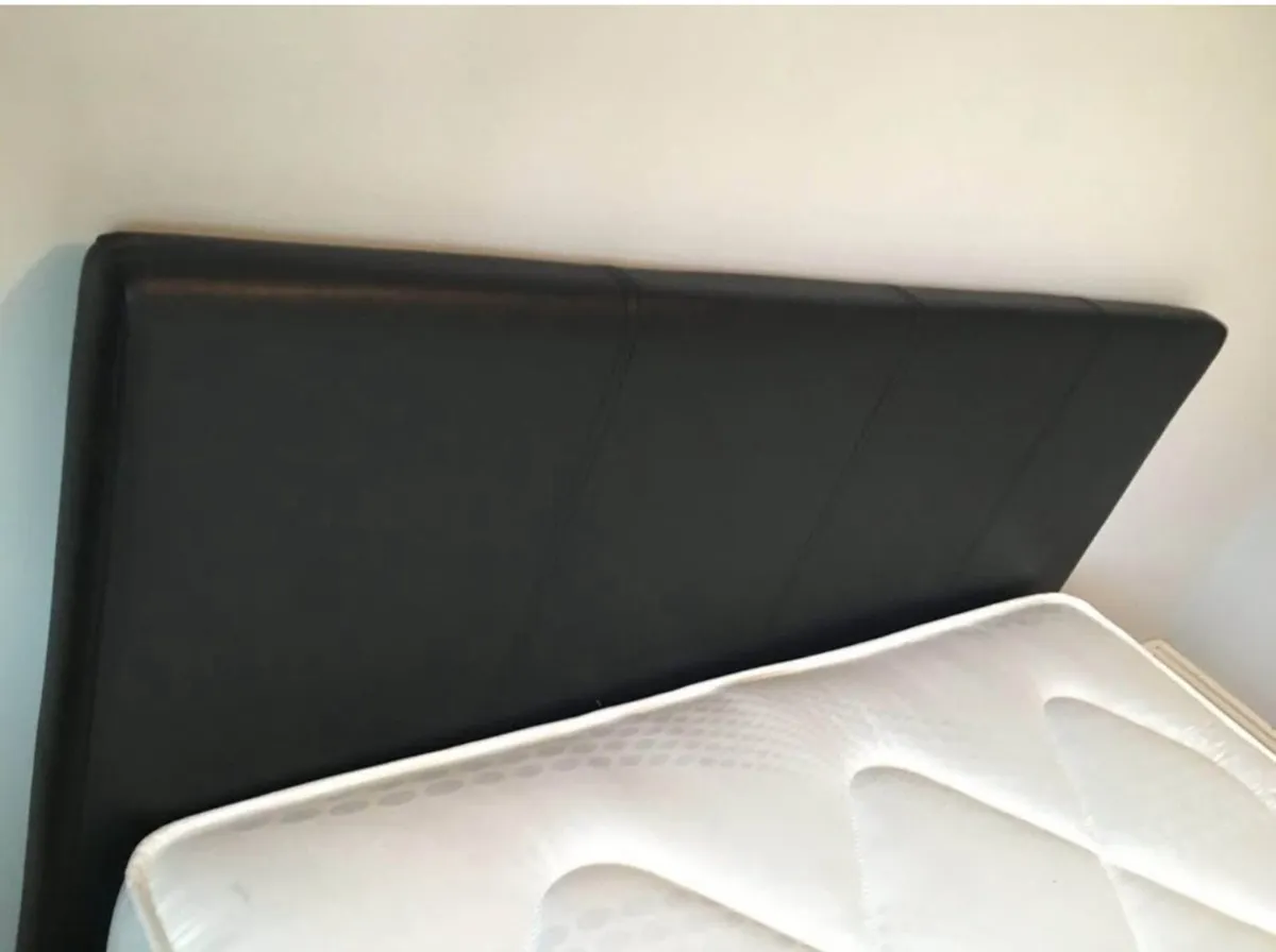 Double bedframe leather - Image 4