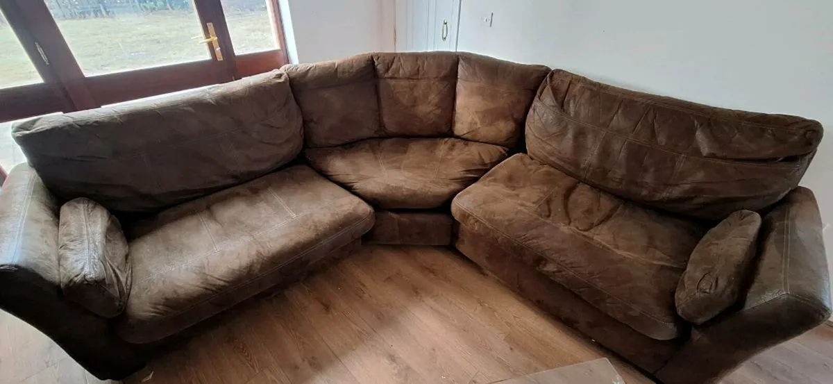 Curved sofa - Image 1