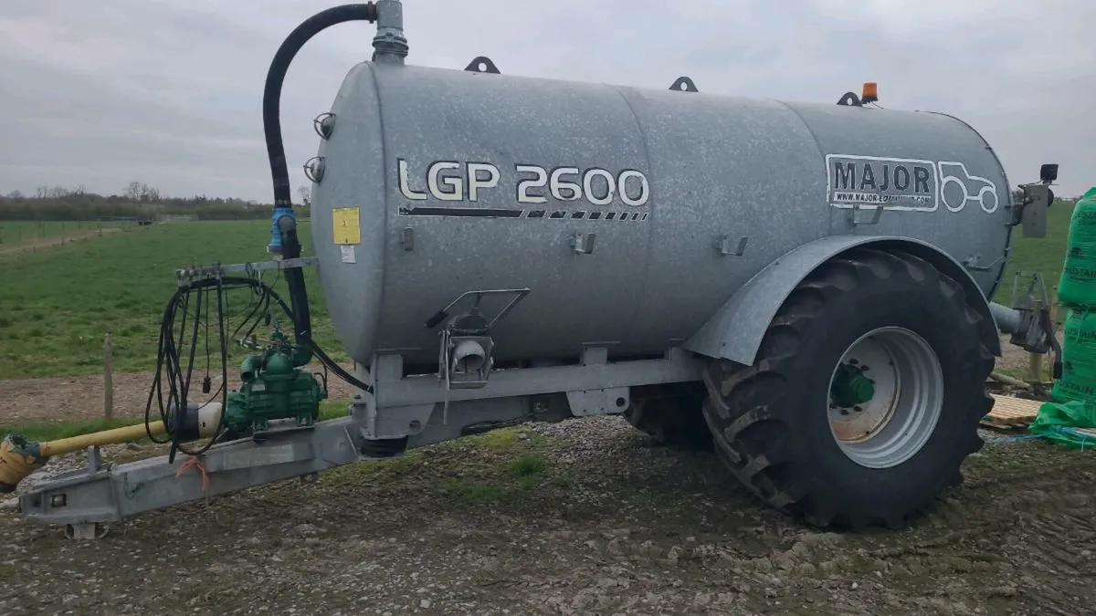Major 2600 Tanker - Image 1