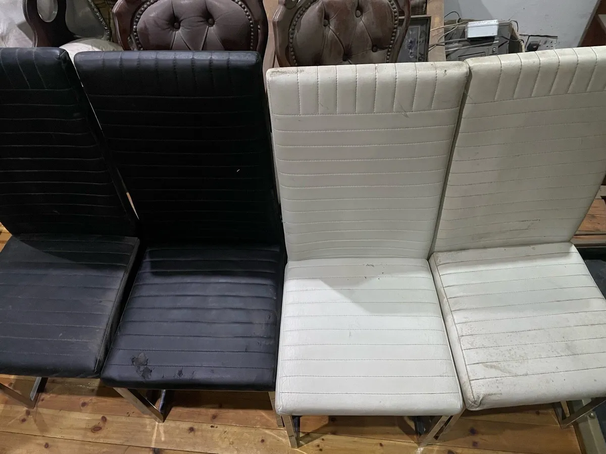 Table chairs - Image 4