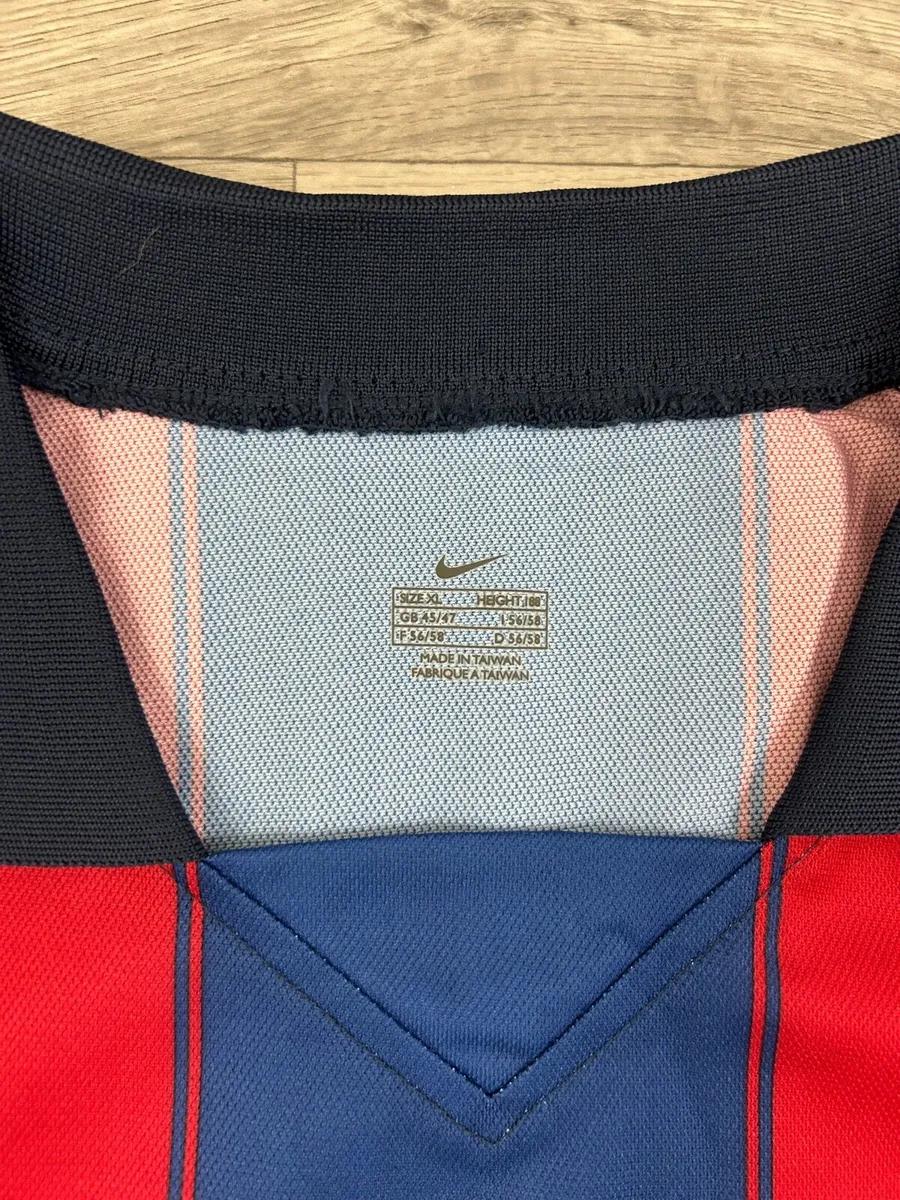Genuine Vintage 2003 Nike Barcelona Home Jersey - Image 4