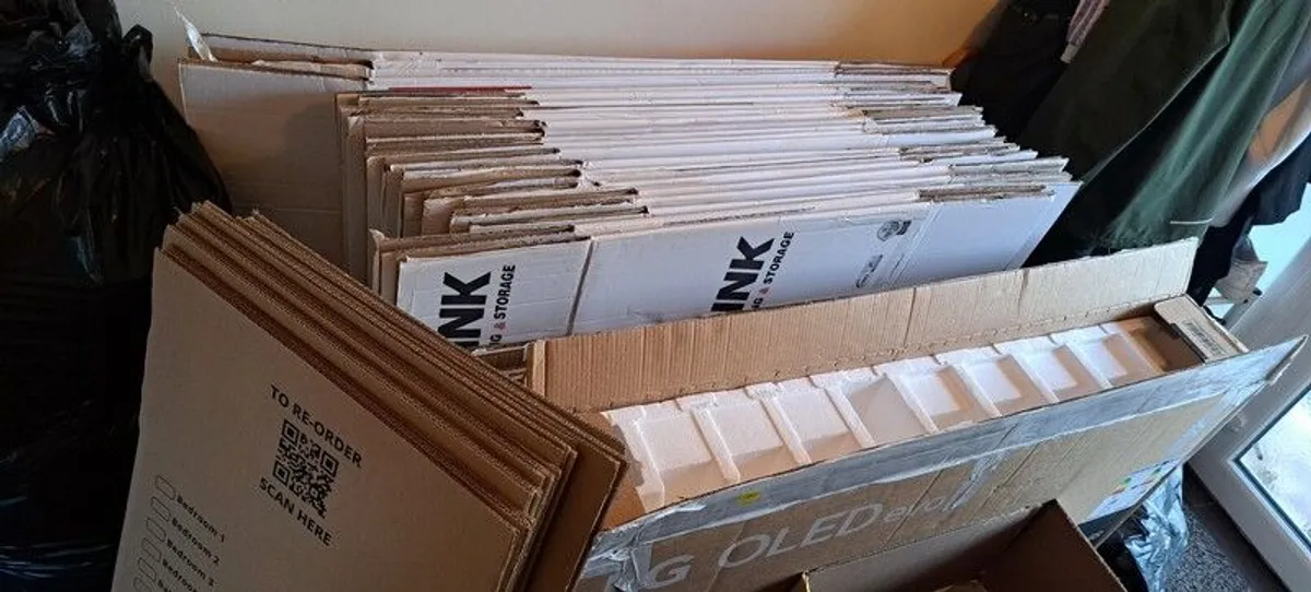 Packing boxes - Image 1