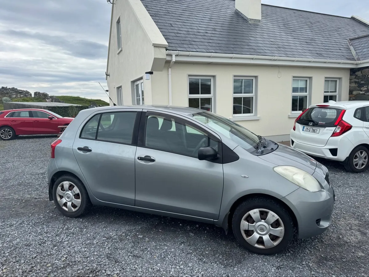 Toyota Yaris 2007 - Image 2