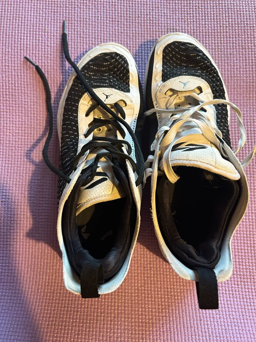 Basketball Shoes Jordan Brand size 9 - Image 1