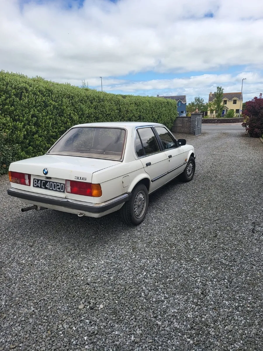 BMW 3-Series 1984 - Image 2