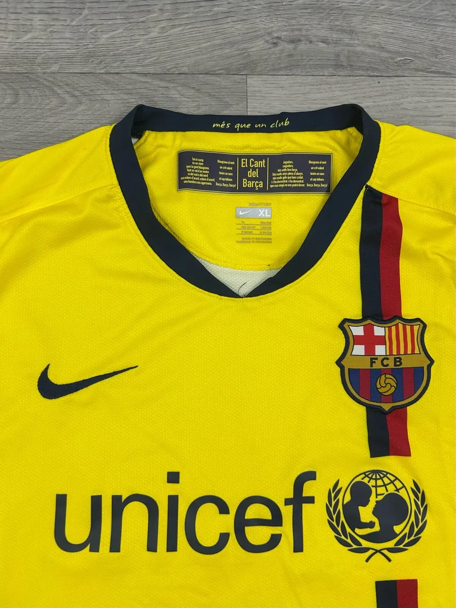 Vintage 2008 Nike Barcelona Away Jersey Shirt - Image 3