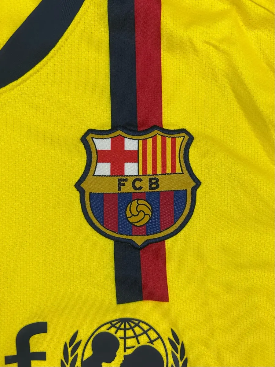 Vintage 2008 Nike Barcelona Away Jersey Shirt - Image 4