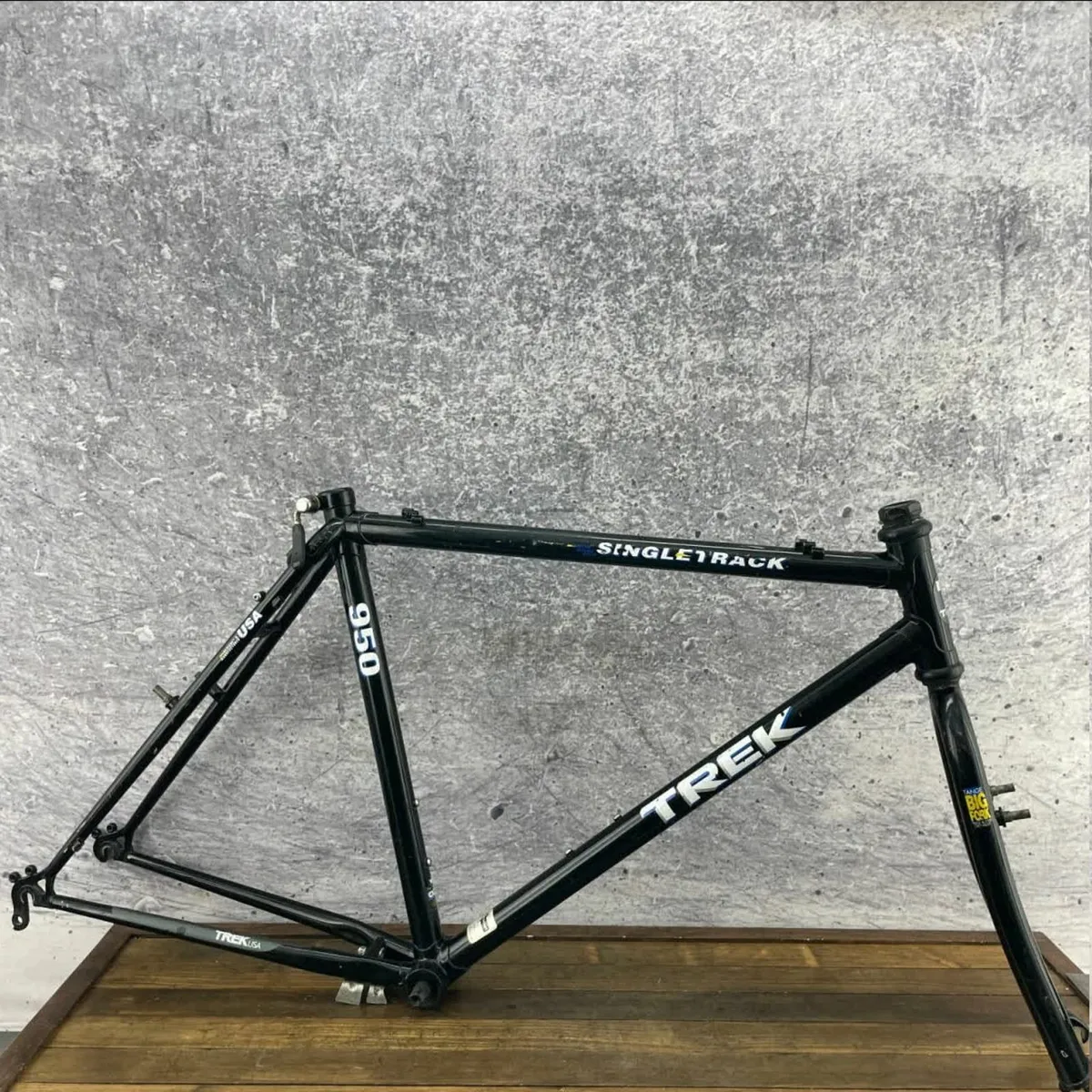 Vintage Trek 950 Frame Set 20 in Lugged Tange Big - Image 1