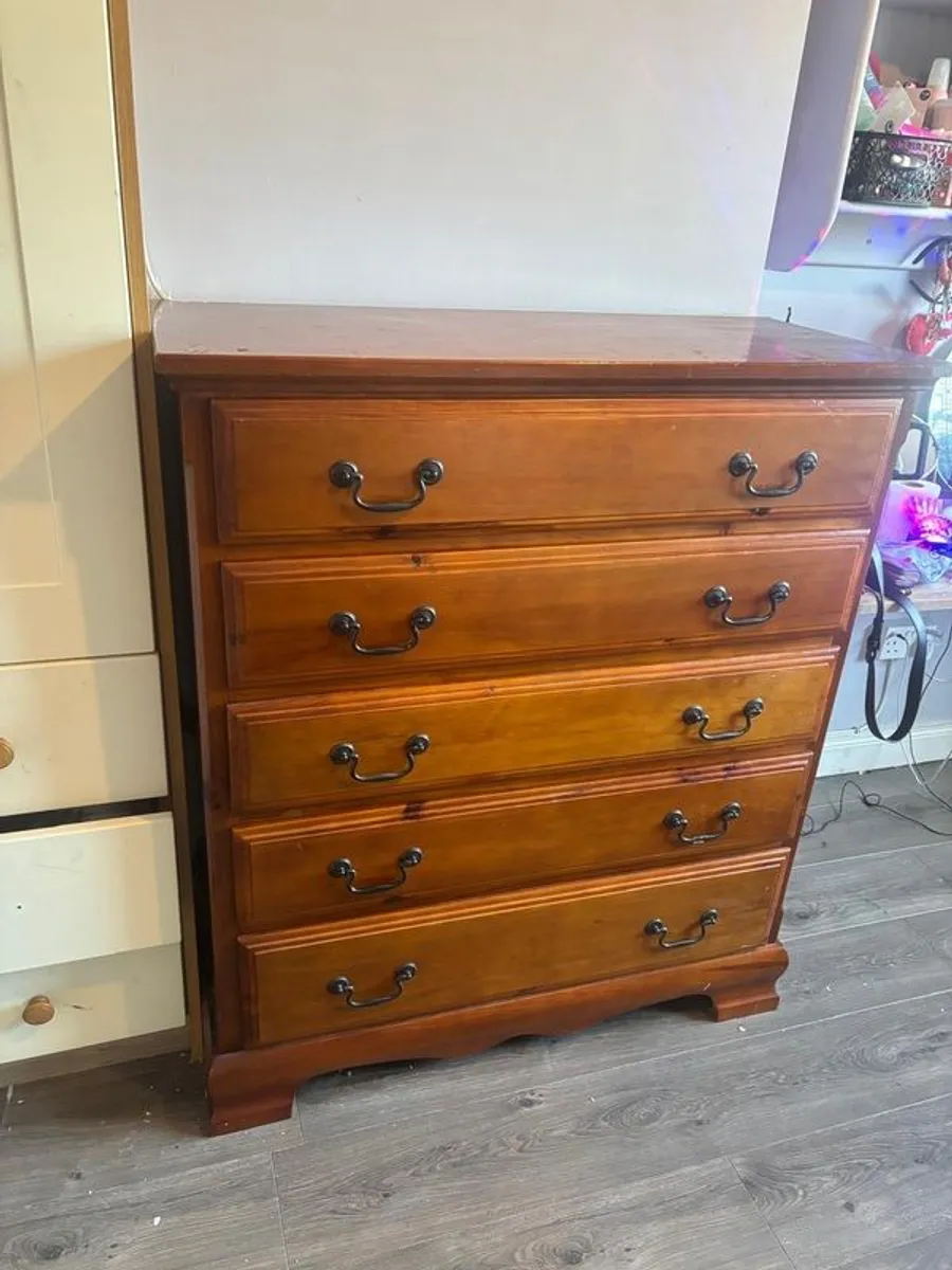 Mahogany chest of drawers - Image 2