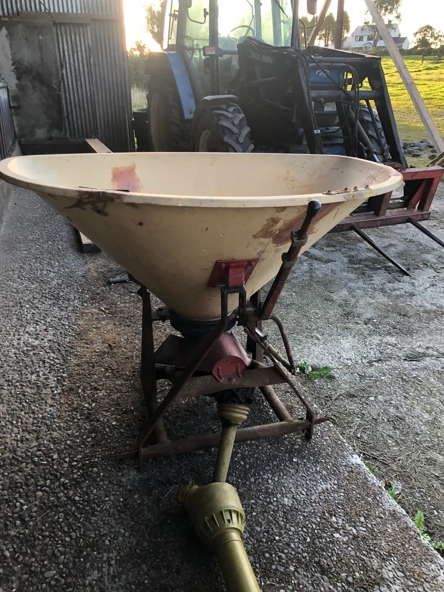 Vicon spreader - Image 2