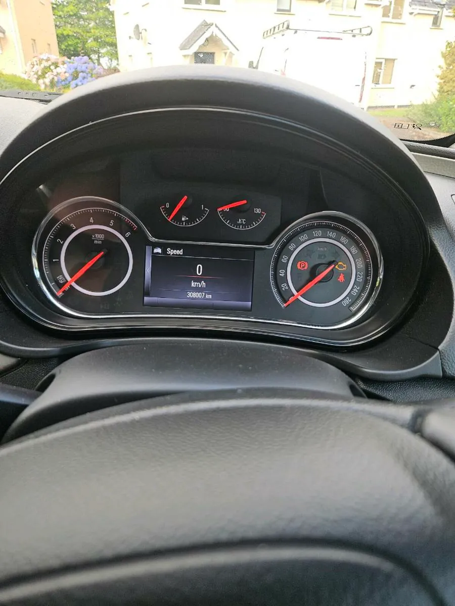 Opel Insignia - Image 4