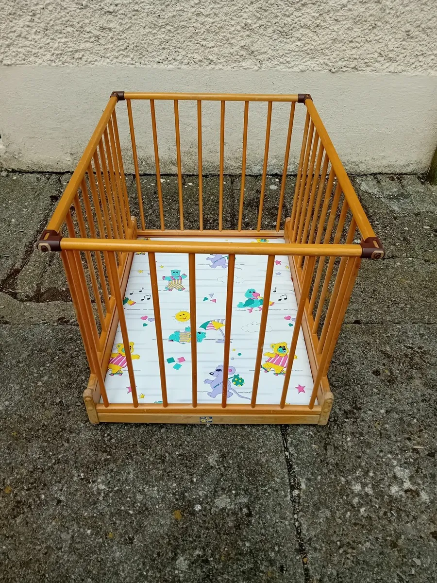 Child's playpen - Image 2