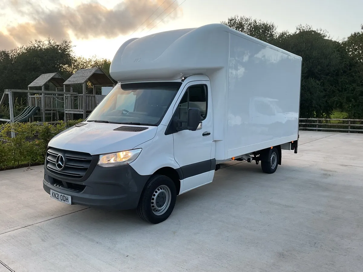 2021 Sprinter 314 Luton - Image 2
